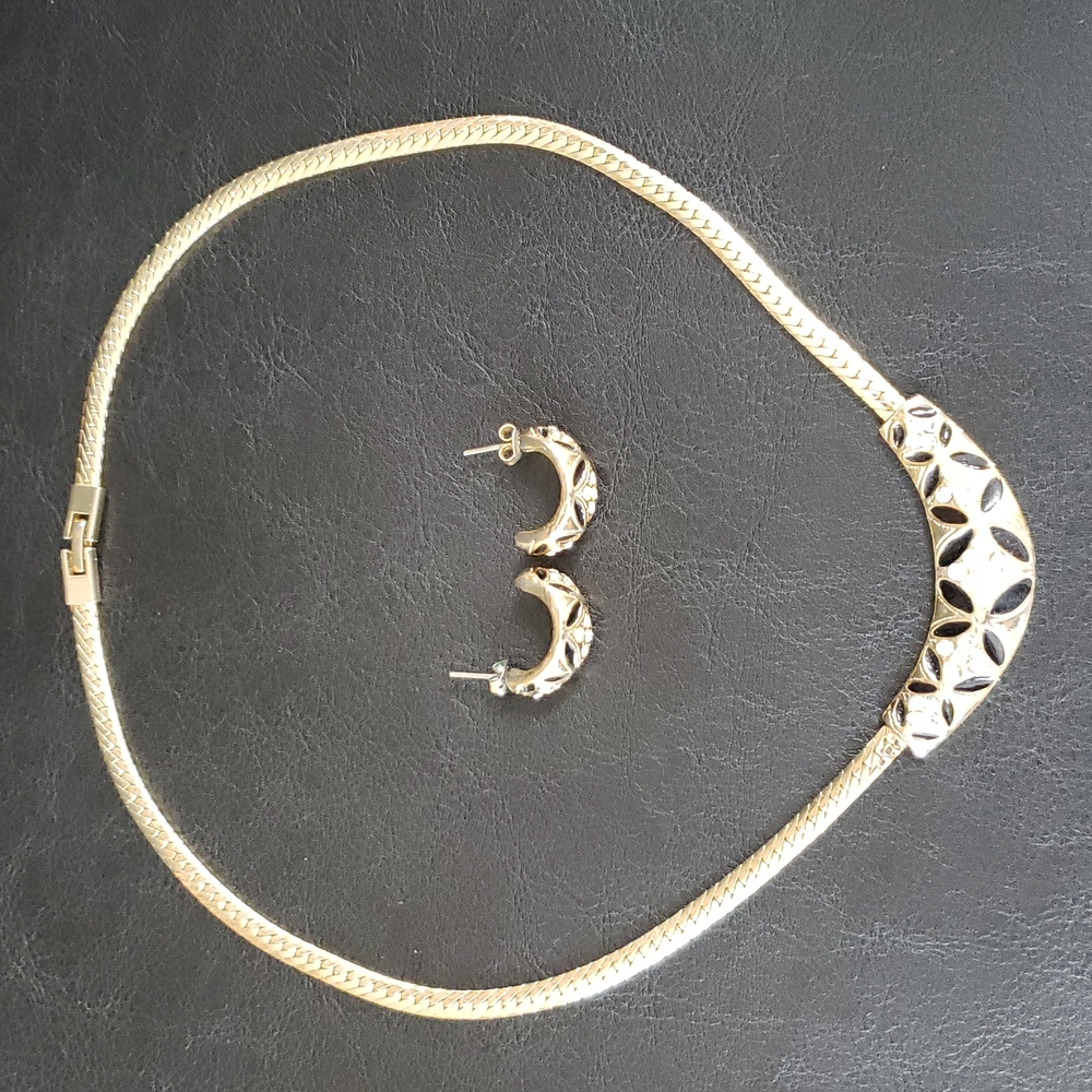 Beautiful gold & black color necklace & earrings with faux sparkly stones